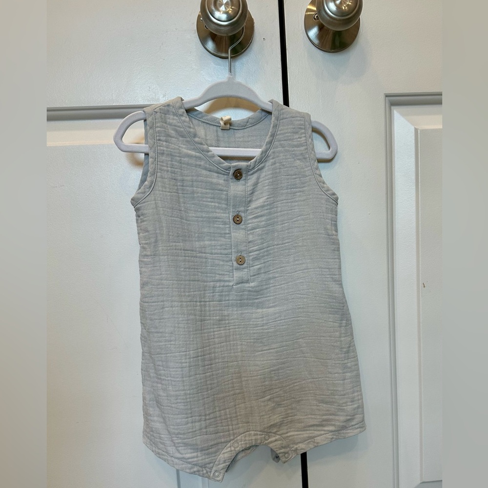 Quincy Mae Gray Jack Romper Sleeveless One Piece 18-24m